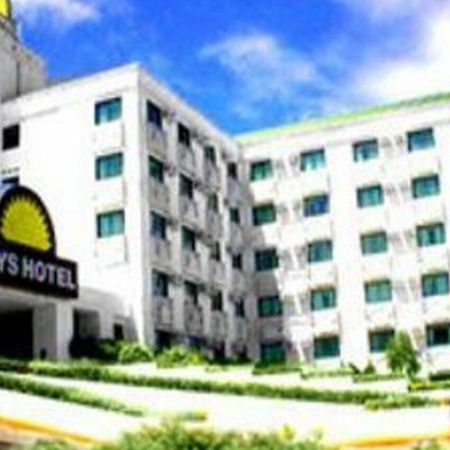 Days Hotel Mactan Cebu Lapu-Lapu City Exterior foto