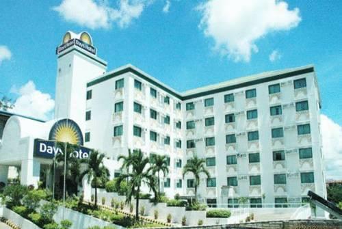 Days Hotel Mactan Cebu Lapu-Lapu City Exterior foto